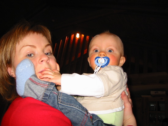 Vi&eth; mamma a&eth; leika