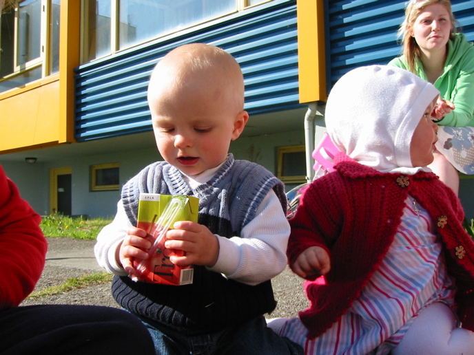 &Aacute; &eacute;g a&eth; &thorn;ora a&eth; bj&oacute;&eth;a henni drykk?