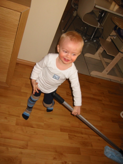 Duglegur a&eth; hj&aacute;lpa m&ouml;mmu