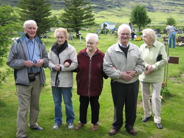Systkin &aacute; fer&eth;